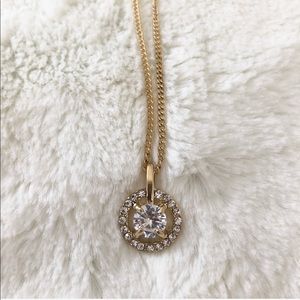 *NWOT* Dainty Gold Rhinestone Necklace